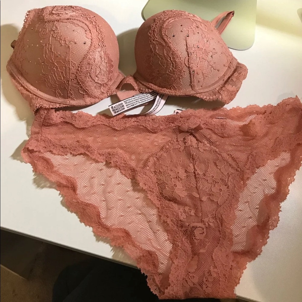 Victoria’s Secret set